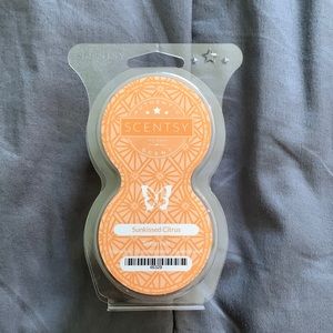 Sunkissed citrus pods